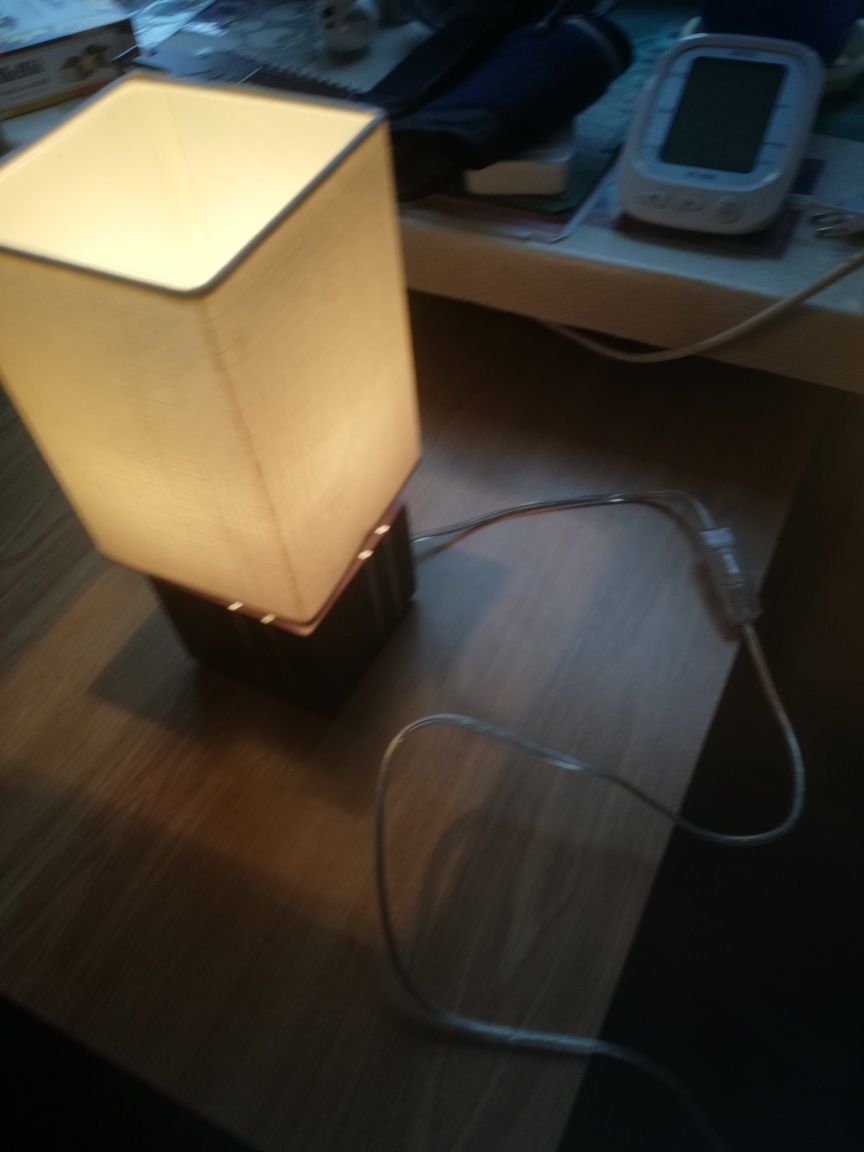 Lampka na biurko z lat PR-elu.