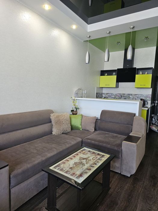 Сдаю На 25 эт. 1к.кварт. посуточно и почасово. М.Холодная гора