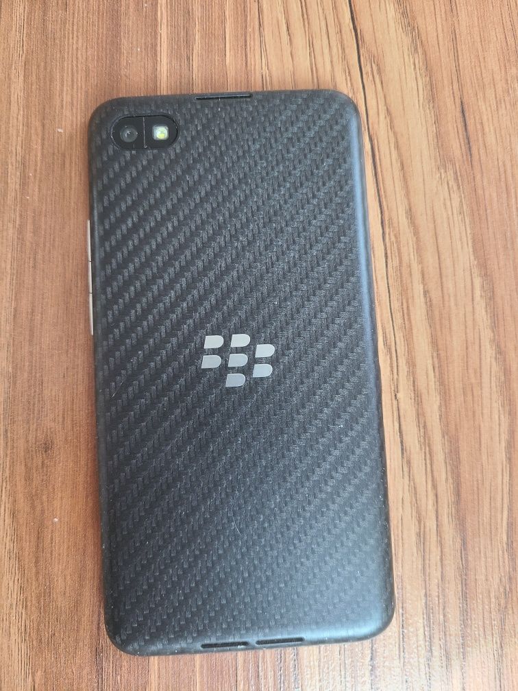 Телефон Blackberry z30