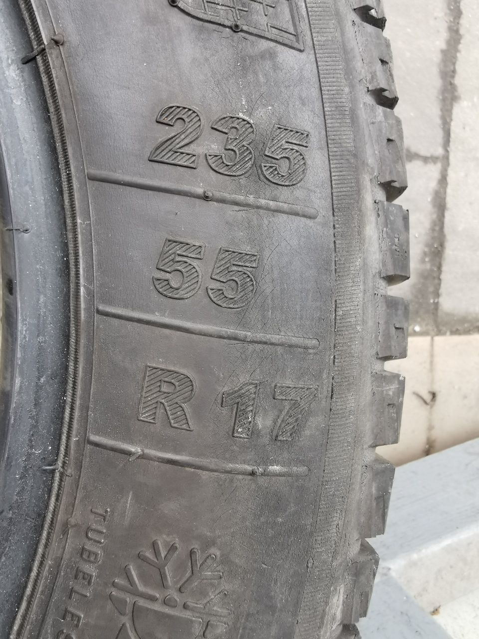 Летняя резина 235/55 R17 Kleber