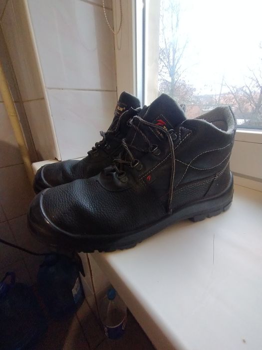 Продам кожаные рабочие ботинки talan