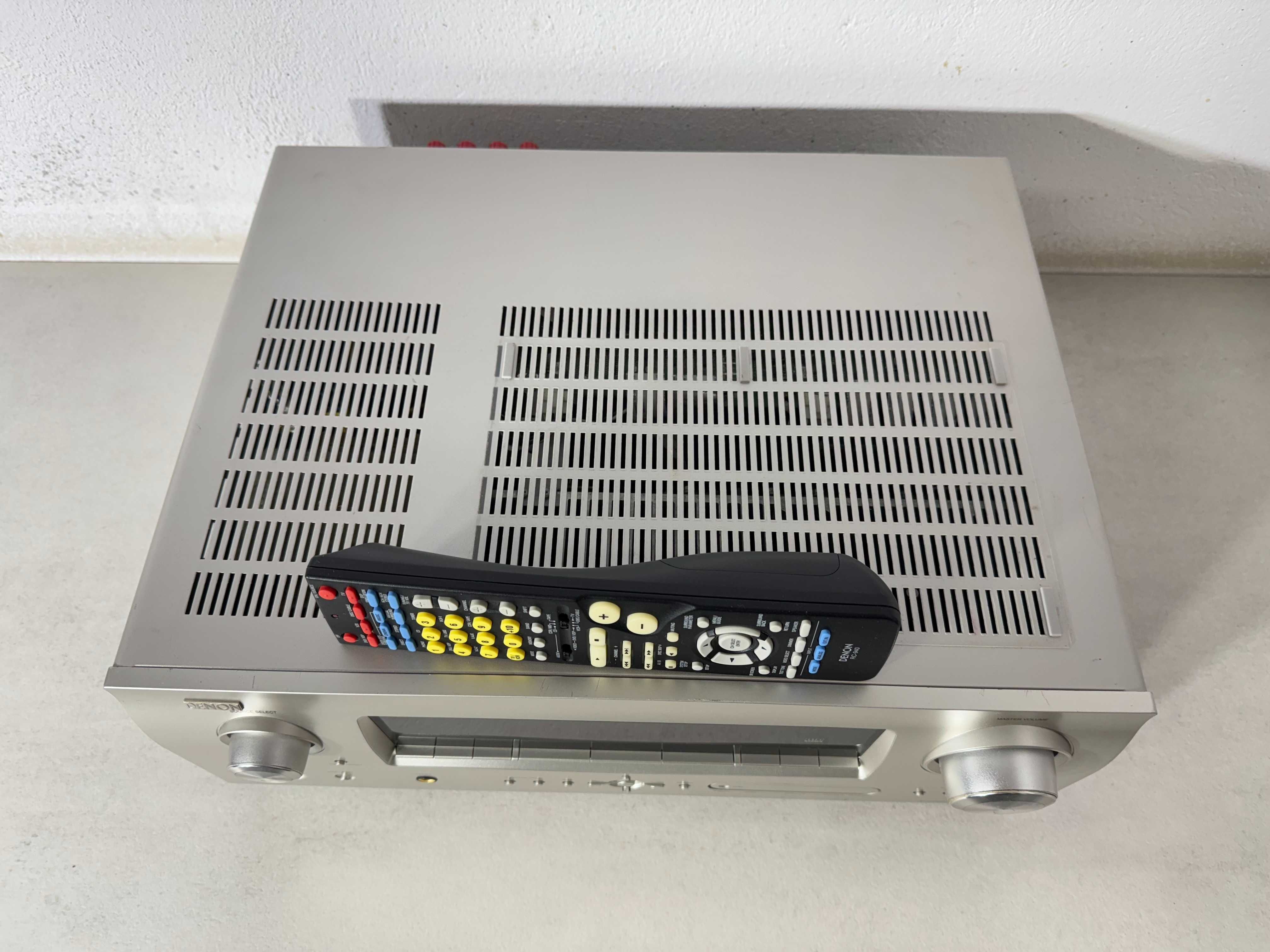 Amplituner AV Denon AVR-2310  pilot
