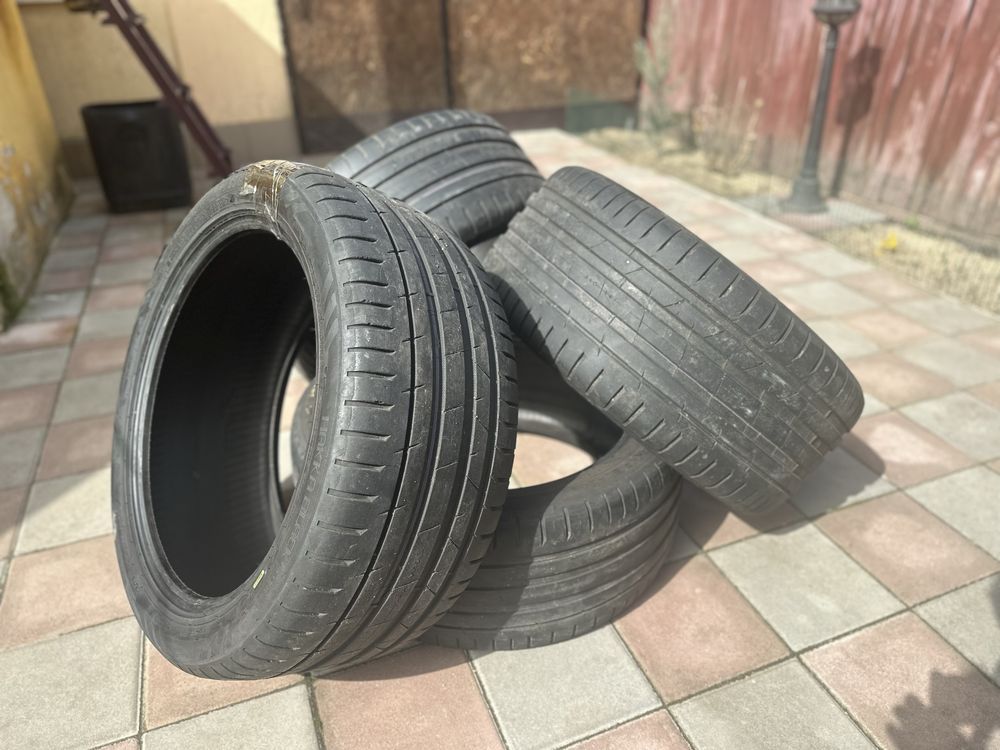 Покрышки Nokian  295/40 R21