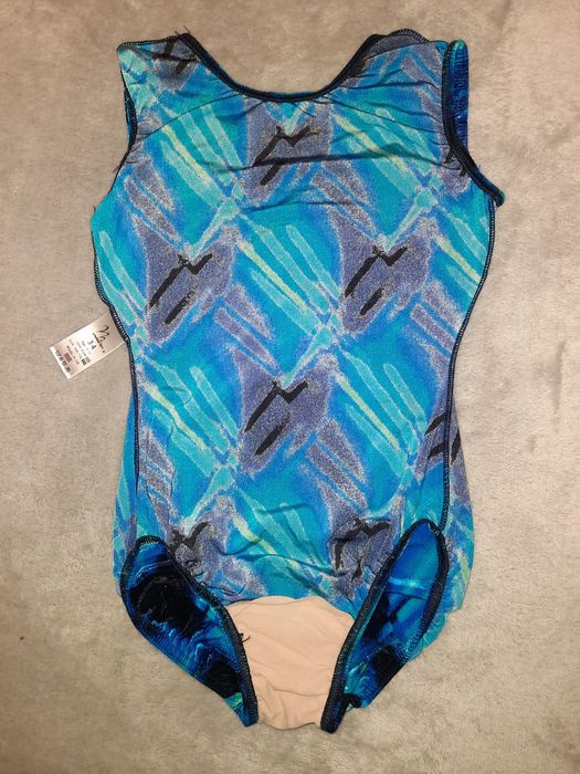 Купальник  гимнастический(на 13-16 лет)