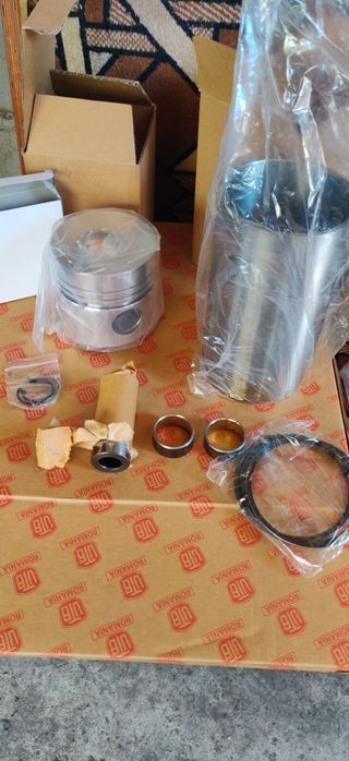 Продам комплект поршньової універсал 445