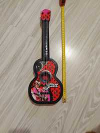 Gitara zabawka dla dziewczynki czerwona