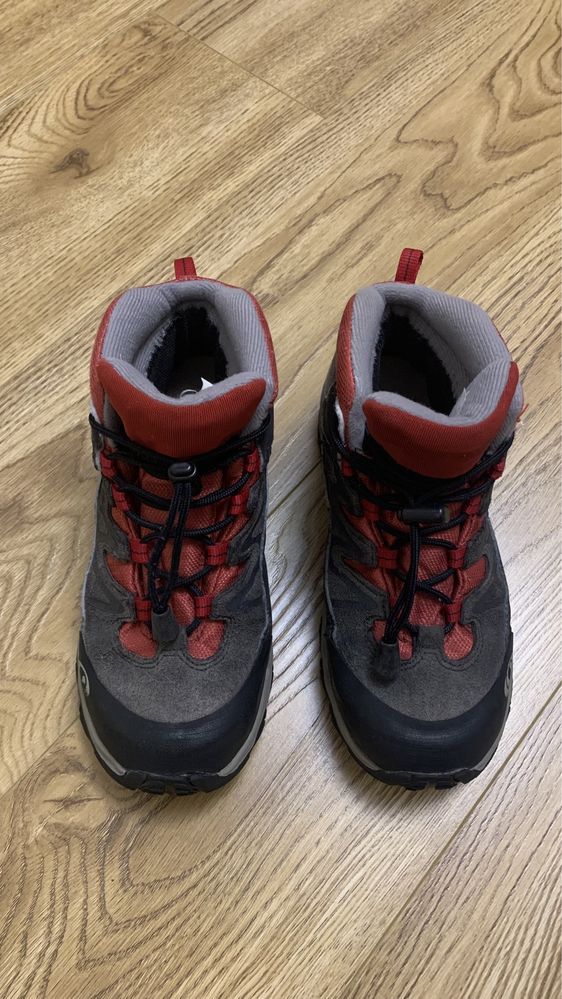 Продам ботнка salomon 32р ( кросівки взуття )