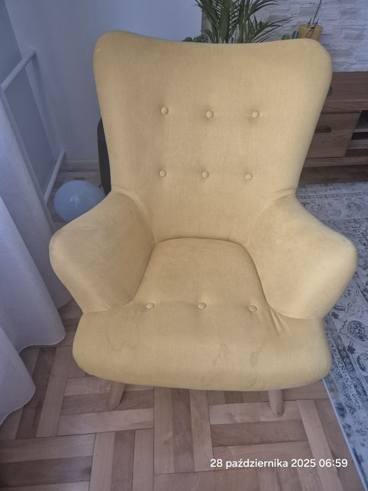 Fotel uszak kolor musztardowy