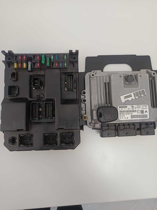 Conjunto Centralina e Imobilizador Peugeot 307 1.6HDi [2004-2_008)