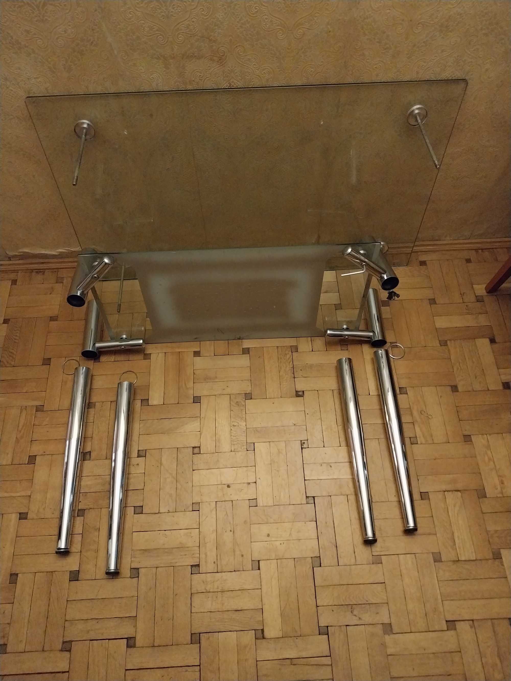 Stół ze szklanym blatem, 110 x 65 cm