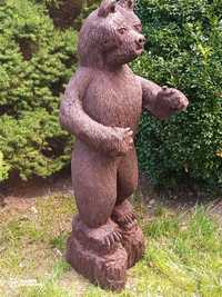 Reszelski niedźwiadek . Rzeźba drewniana .