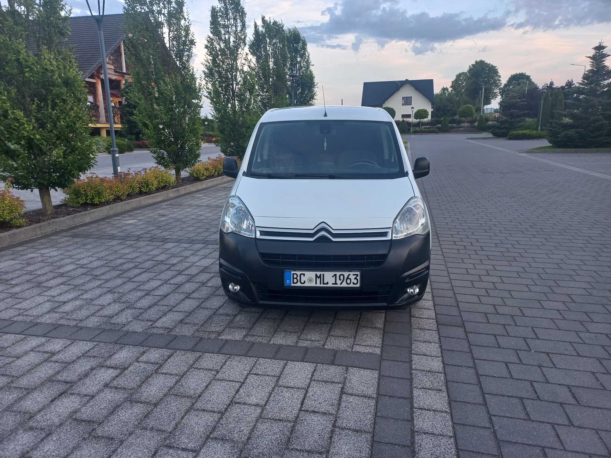 Citroen Berlingo 1.6hdi 120km 3 osobowy 2016rok Serwis Rozrządu