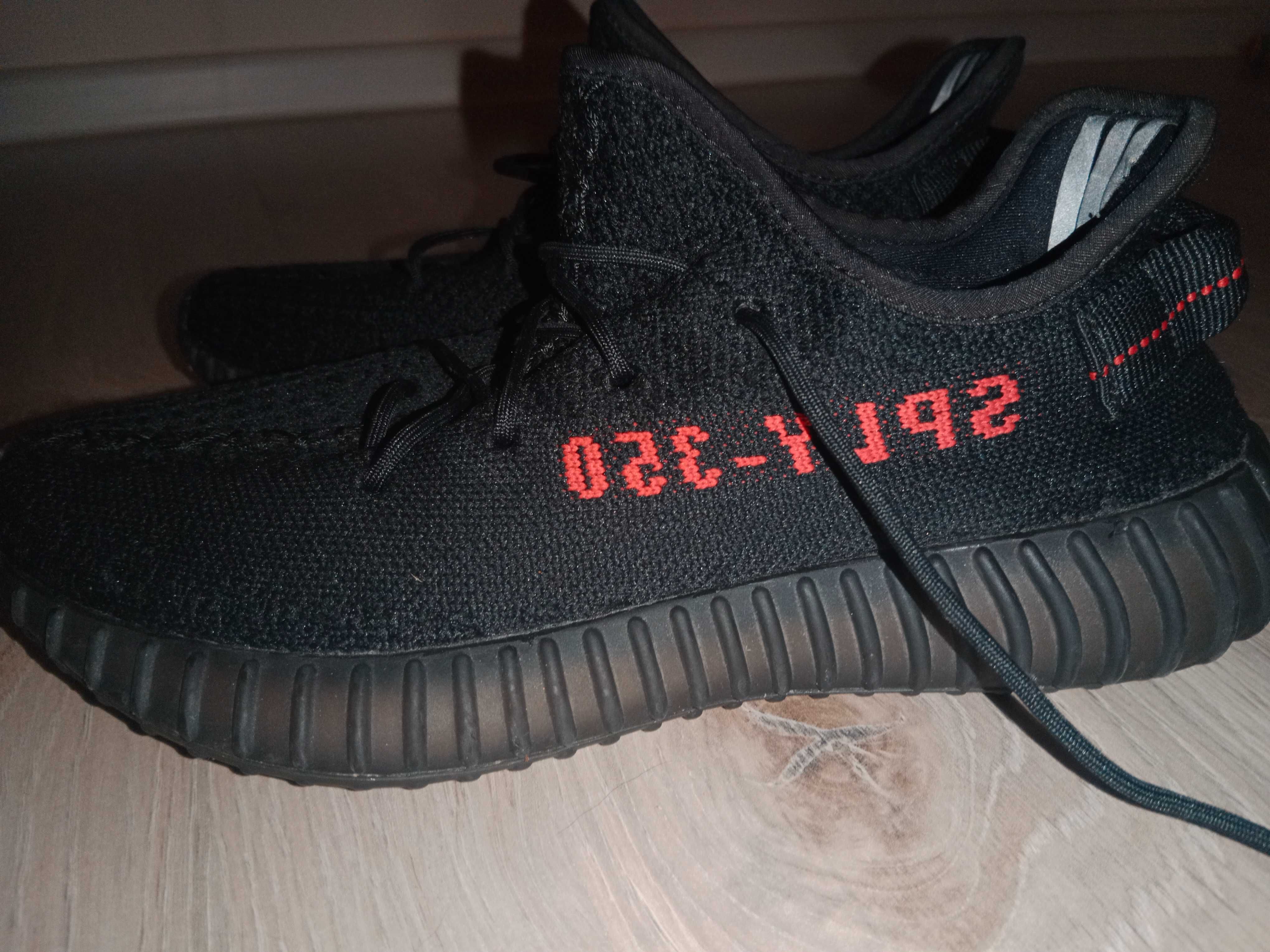 Yeezy 350 V2 Bred