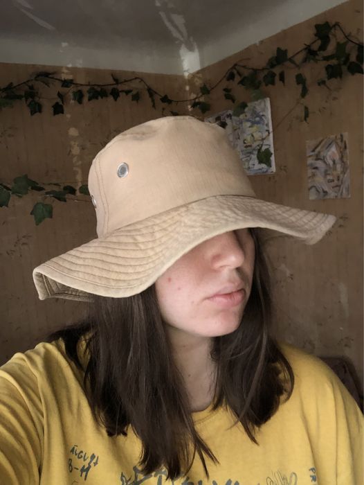 Панама з широкими полями