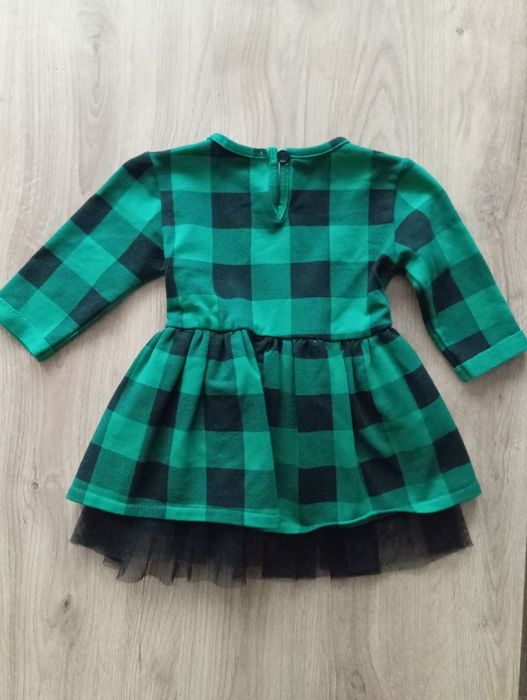Elegancka sukienka w kratkę r.68