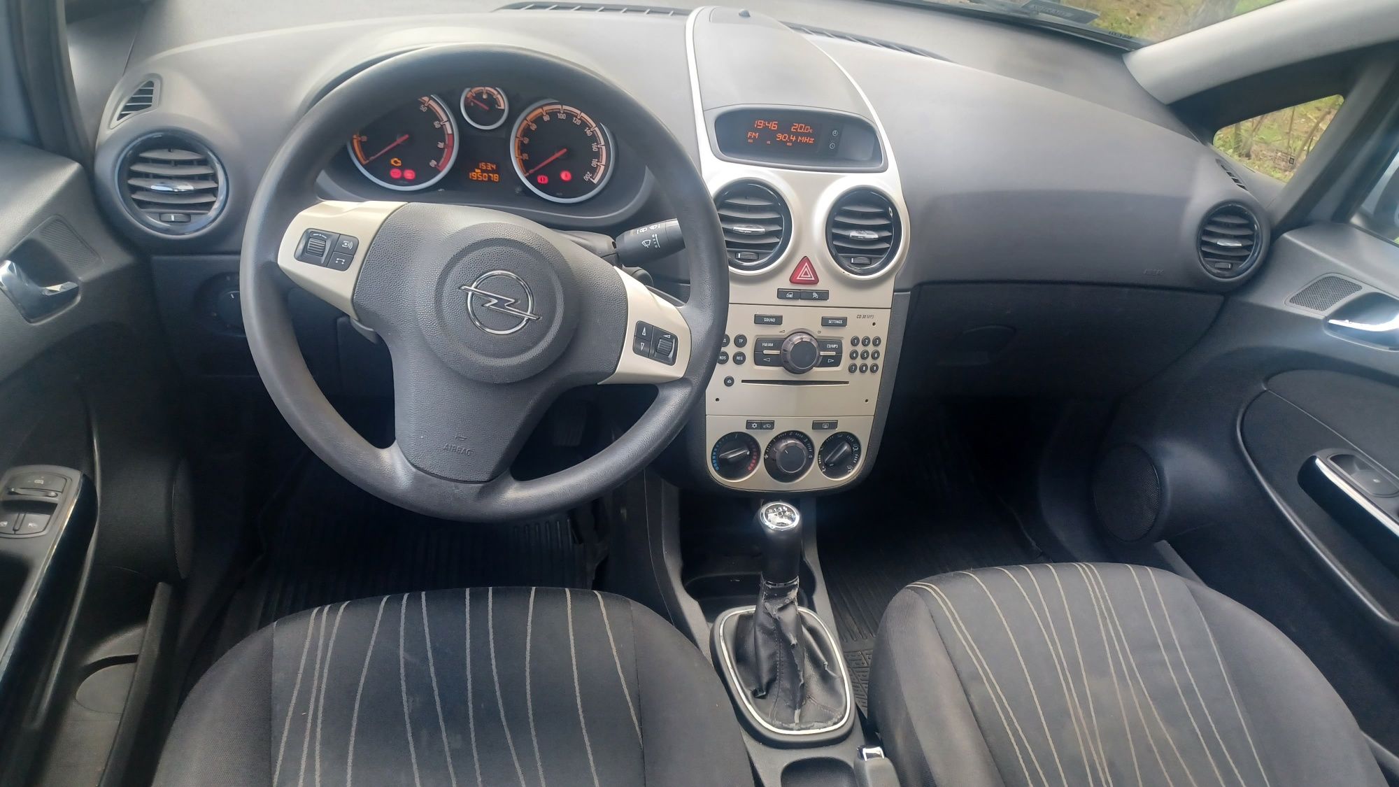 Opel Corsa 1.2 benzyna 2006rok klima