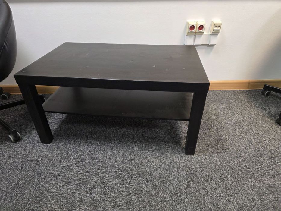 Szafka na dokumenty i stolik kawowy jako prezent