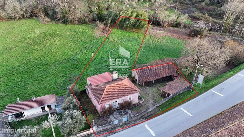 Moradia T5 em localizada em Alvaiázere