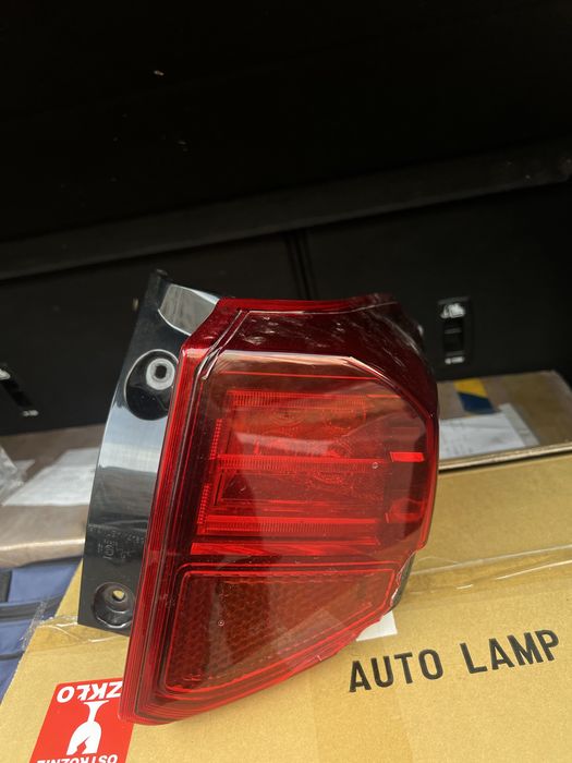 Задній правий стоп сузукі вітара 18-