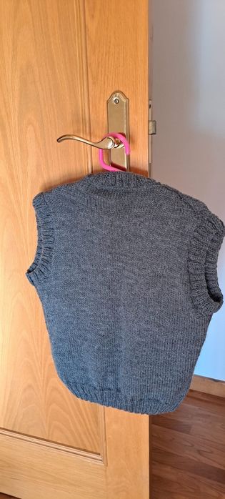 Colete feito à mão