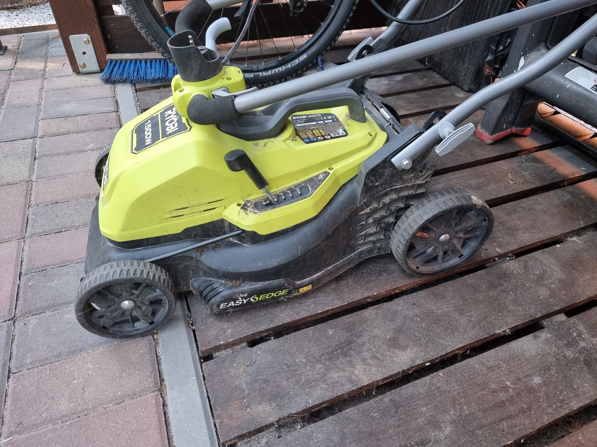 Kosiarka ryobi 1500 uszkodzona