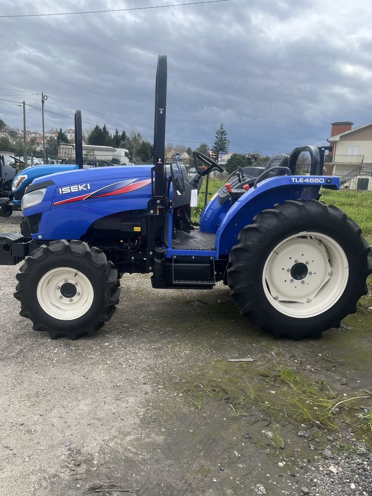 Trator iseki de 26cv e 55cv