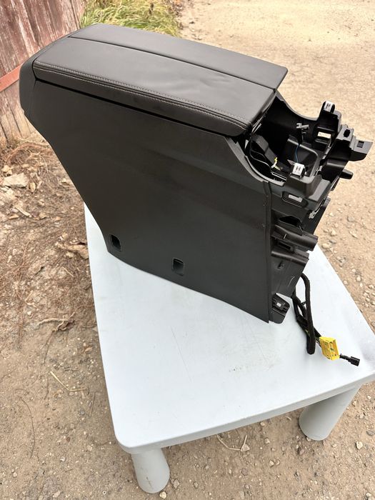 Peugeot 3008/5008 підлокітник