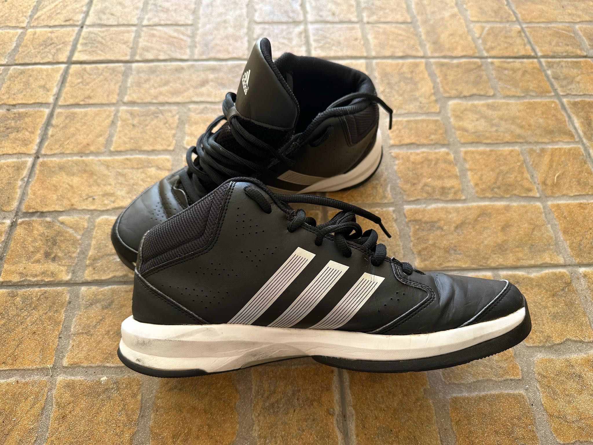 Sapatilhas Adidas 45 1/3