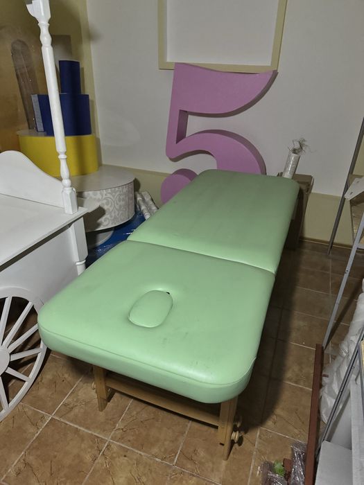 Кушетка для масажу чи салонів краси
