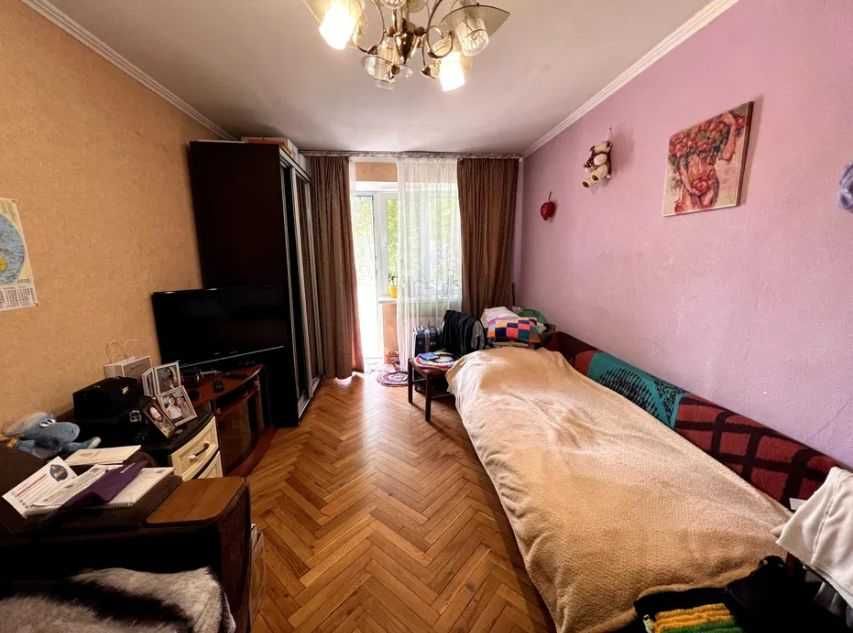 1 кім в ЦЕГЛІ район ПОЛЯ (КІРОВА) (716450)