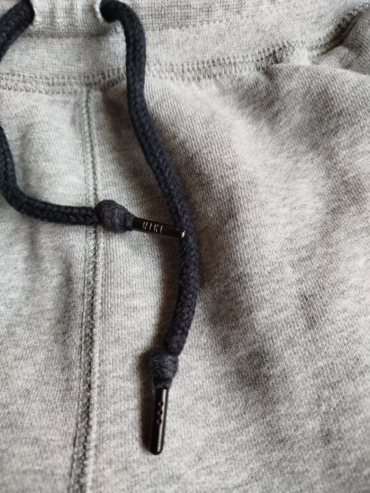 spodnie Nike L Joggery