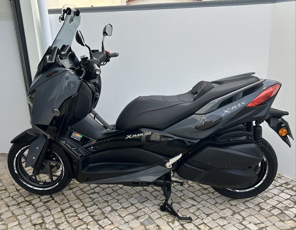 Yamaha X-max 300 Tech Max ( Troco por mota ).