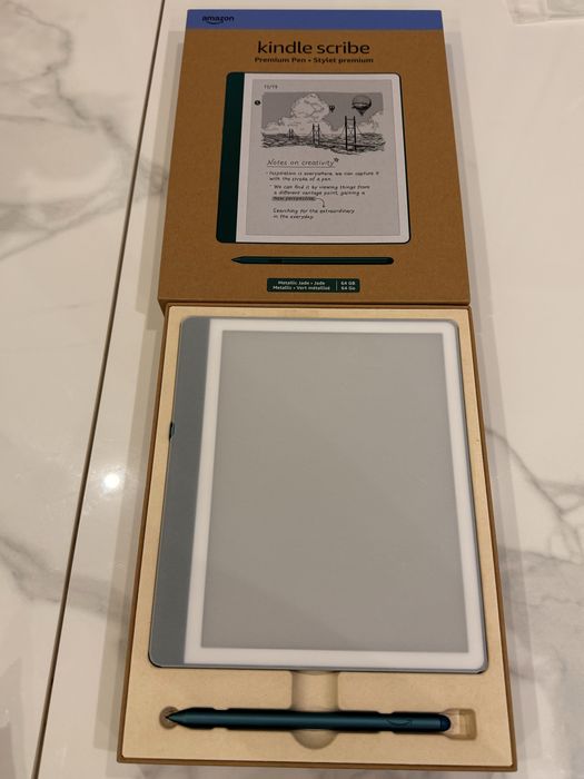Електронна книга Amazon Kindle Scribe 64ГБ Premium Pen