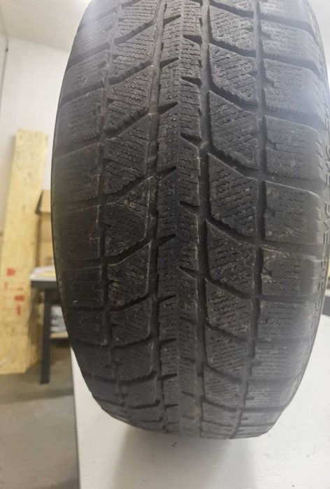 Зимові шини Bridgestone WS-70: 205/60 R16 оригінал Японія БВ як нові