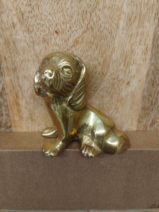 Figurki i popielniczka z mosiądzu