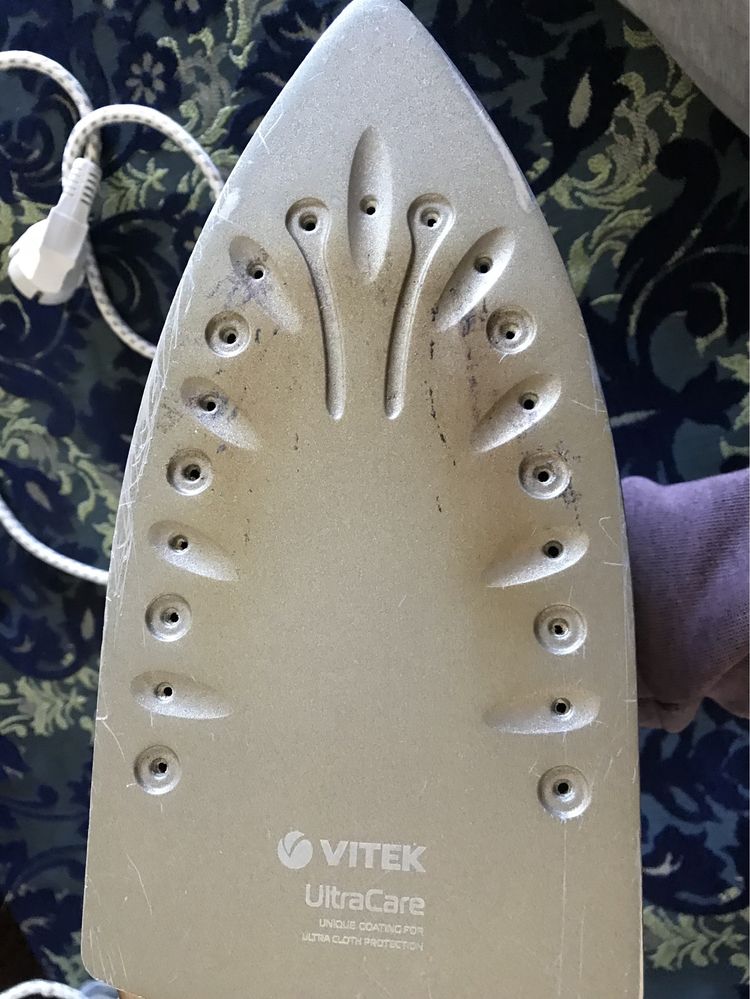 Продам Утюг Vitek