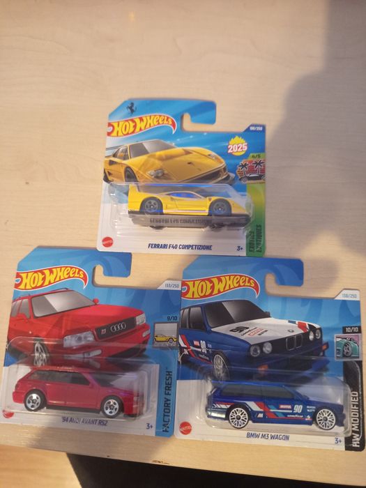 Zestaw aut hot wheels BMW ferrari audi