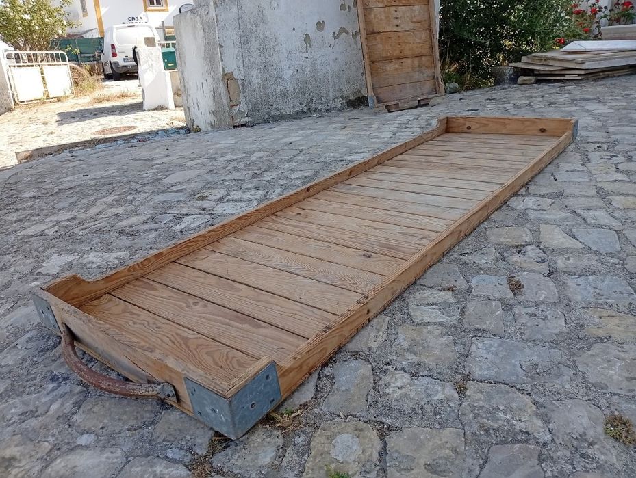 Antigos tabuleiros de pão