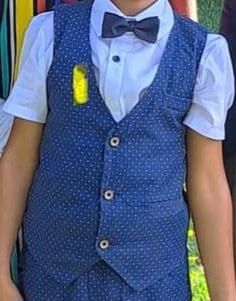 Fato cerimónia menino