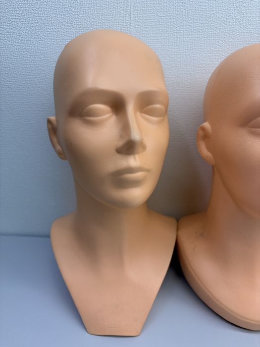 Głowa manekin plastikowa do czapek peruk