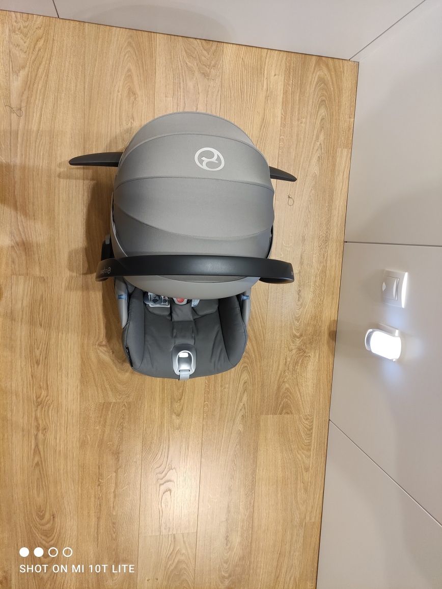 Ovo Cybex Cloud Z + carrinho Balios S Cybex