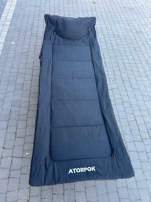 Kompaktowe łóżko składane z materacem i kieszonką – czarne