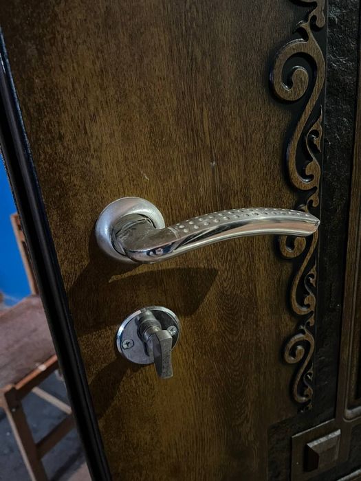 Вхідні двері дверь входная