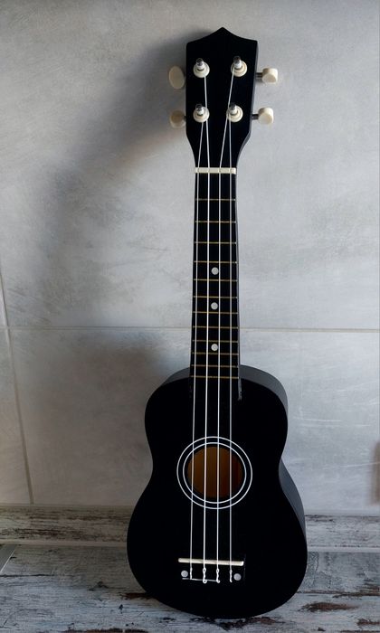 Продам Укулеле Сопрано