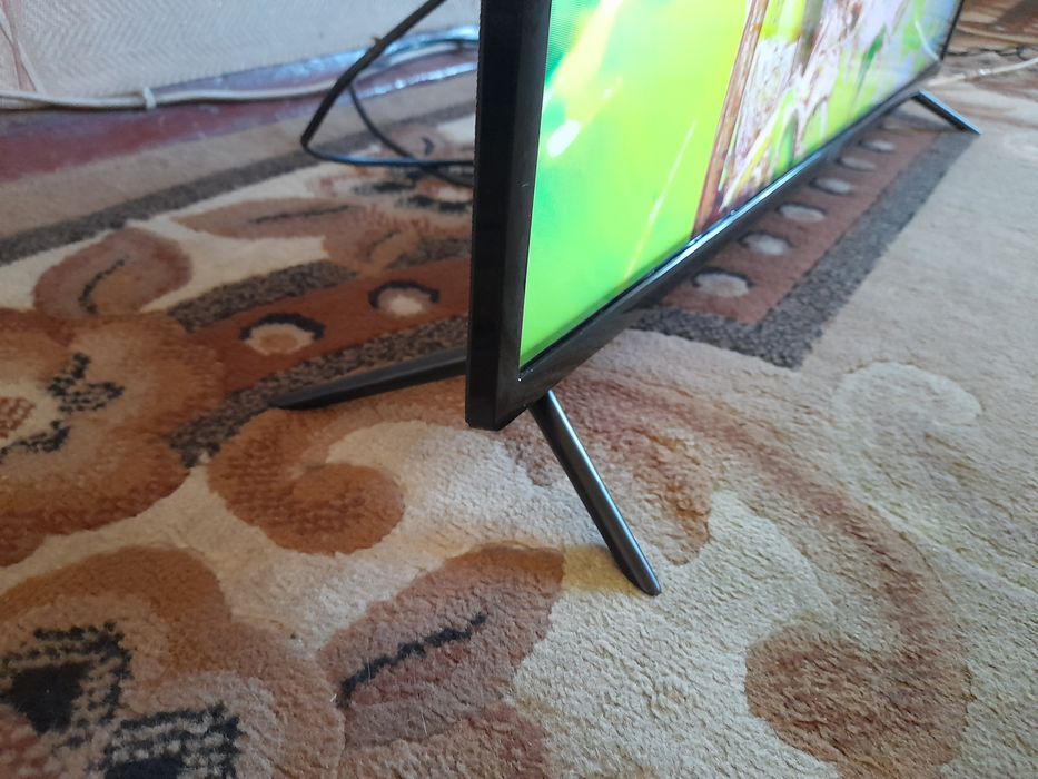 Телевизор HD KIVI модель 32H5 + SMART приставка