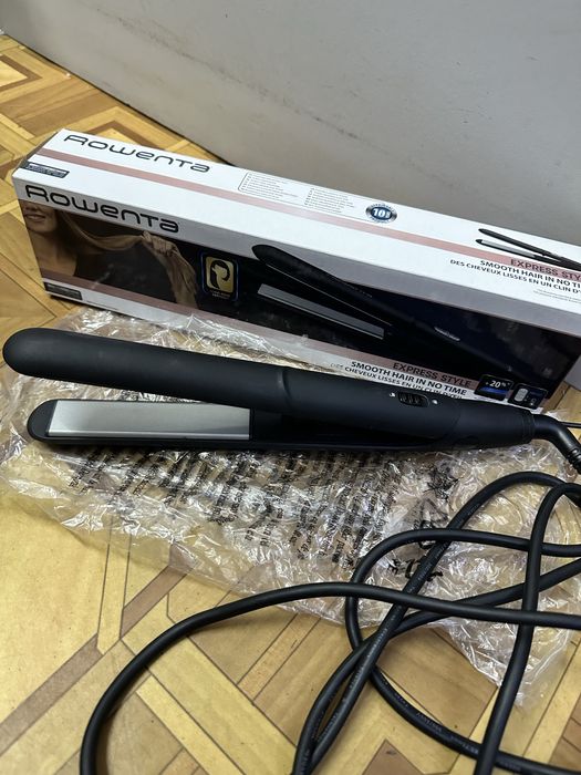 Випрямляч для волосся Rowenta SF 1810