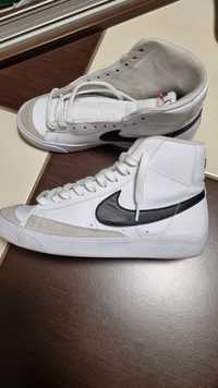 Buty chłopięce Nike Blazer Mid 77 rozmiar 38.5