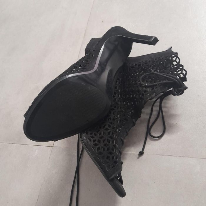 Botas pretas como novas