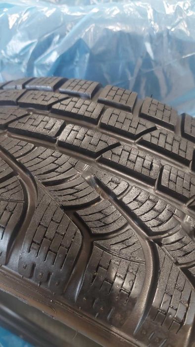 Opony Pirelli Sottozero Winter 240 serie 2 205/50/r17