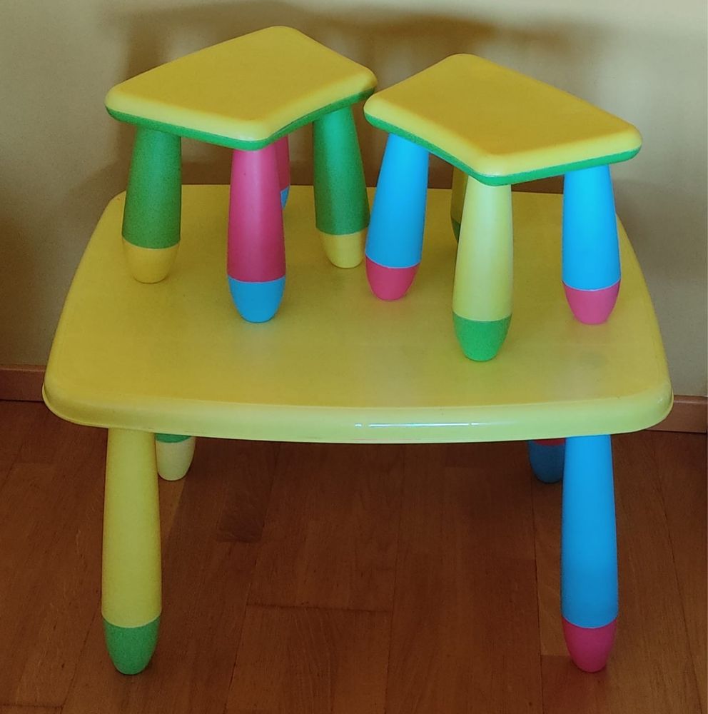Mesa infantil de atividades